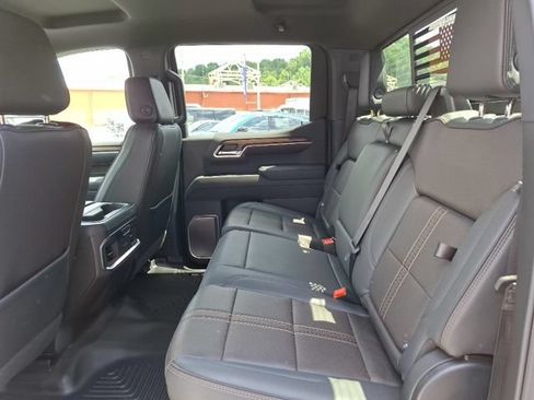 Used 2025 Chevrolet Silverado 1500 High Country w/ Technology Package AWD/4WD image 31