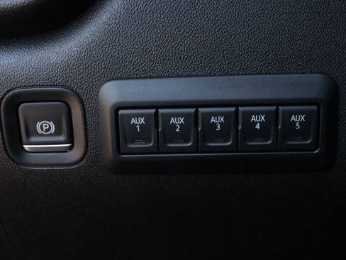 Used 2025 Chevrolet Silverado 2500 Custom w/ Custom Value Package image 32