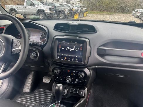 Used 2023 Jeep Renegade Trailhawk image 14