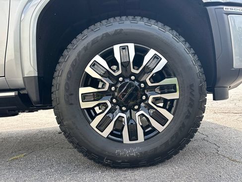 New 2026 GMC Sierra 2500 Denali Ultimate AWD/4WD image 13