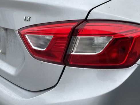 Used 2019 Chevrolet Cruze LT w/ Convenience Package image 8