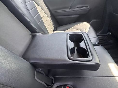 Used 2023 Toyota Highlander XLE FWD image 31