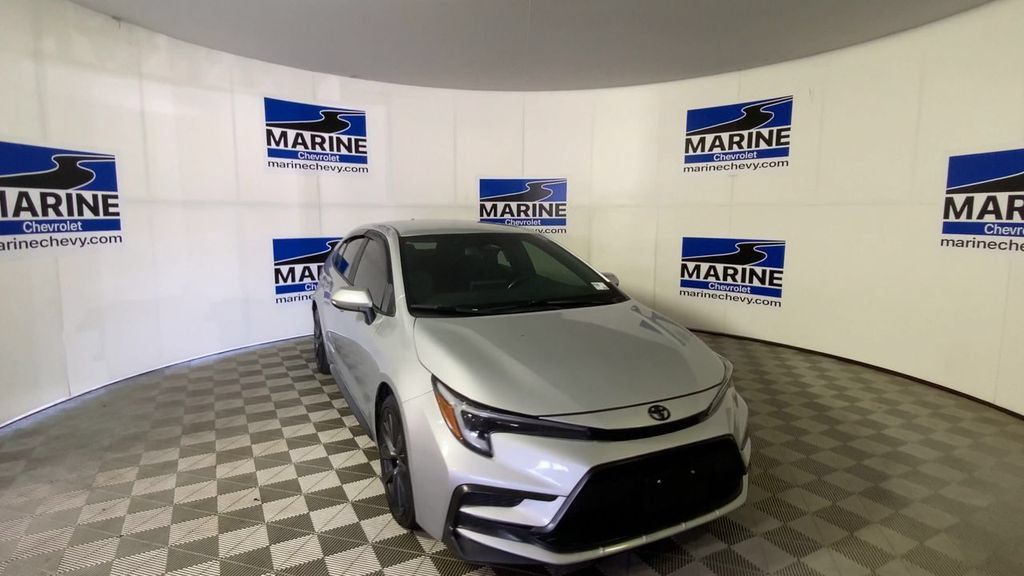 Used 2024 Toyota Corolla SE FWD image 4