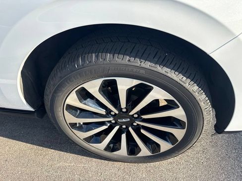 Used 2022 Lincoln Navigator L Reserve AWD/4WD image 4