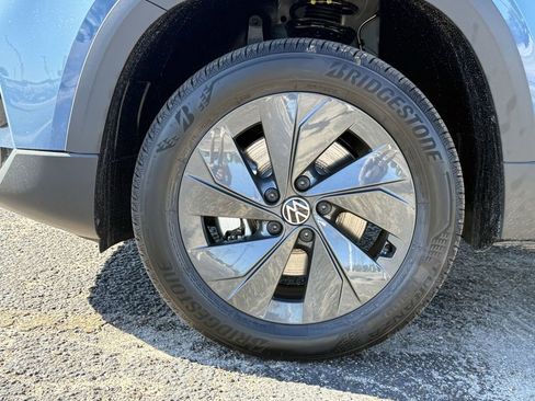 New 2026 Volkswagen Taos S image 9