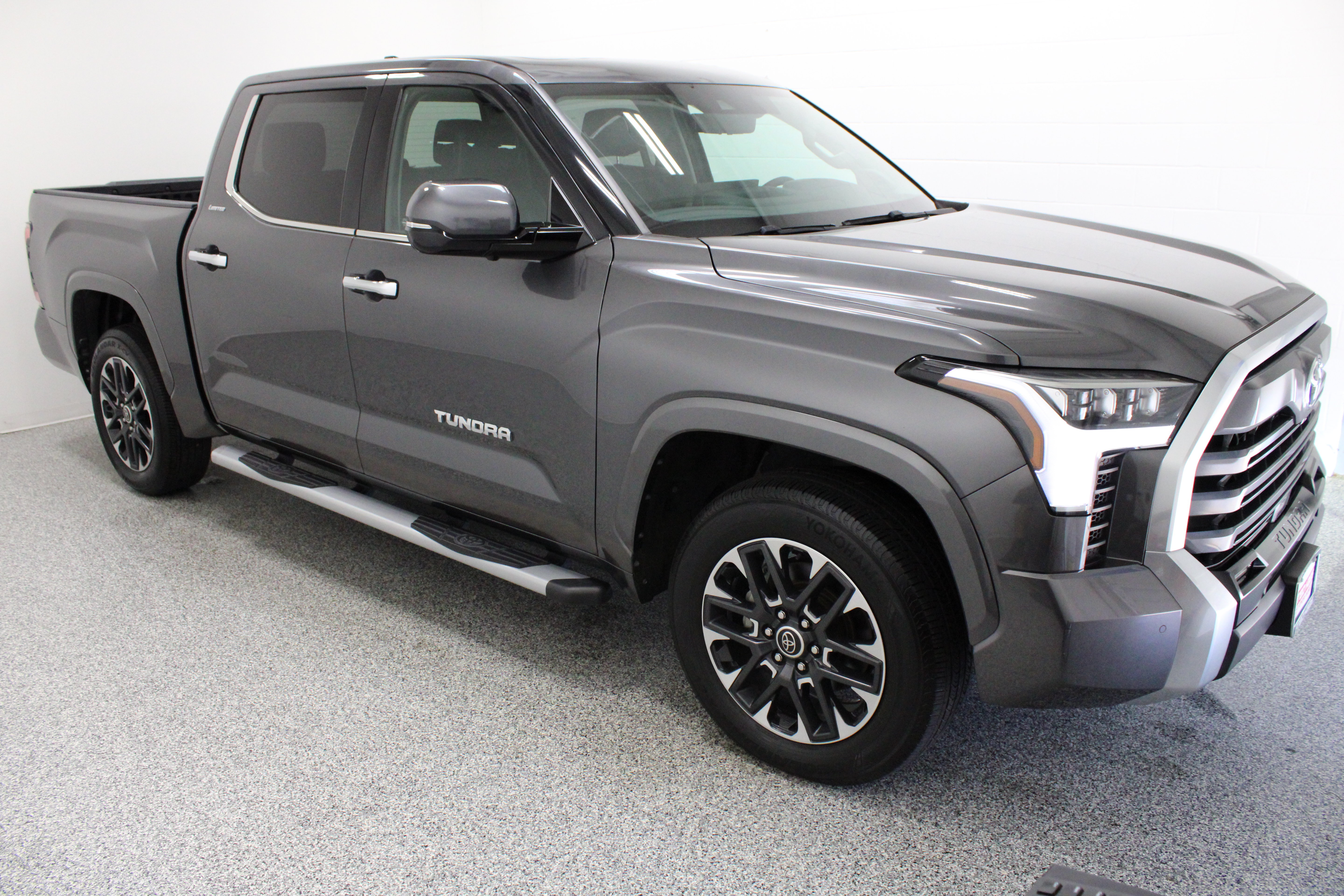 Used 2023 Toyota Tundra Limited RWD image 4