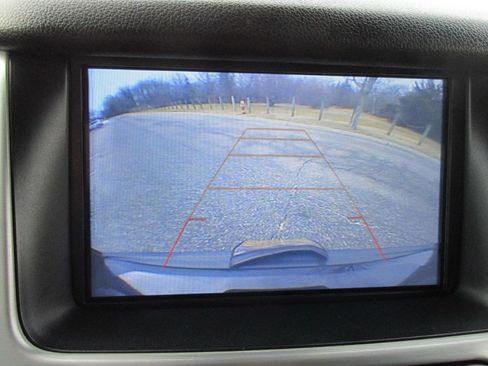 Used 2019 GMC Yukon XL SLT w/ Premium Edition image 43