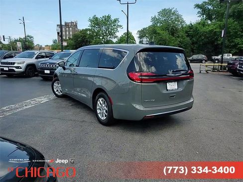 New 2025 Chrysler Pacifica Select image 7