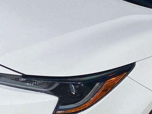 Used 2020 Toyota Corolla LE FWD image 3