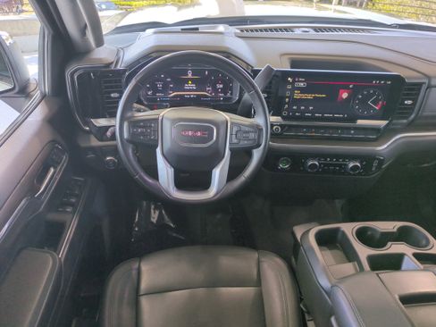 Used 2024 GMC Sierra 1500 SLT image 16