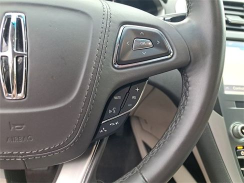 Used 2020 Lincoln MKZ w/ Convenience Package image 17