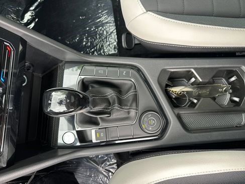 New 2026 Volkswagen Taos SE AWD/4WD image 17