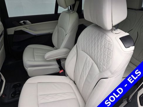 Used 2024 BMW X7 xDrive40i w/ Executive Package image 16