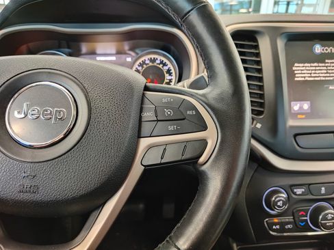 Used 2015 Jeep Cherokee Limited AWD/4WD image 11