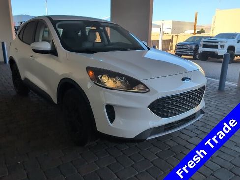 Used 2021 Ford Escape SE w/ Convenience Package image 3
