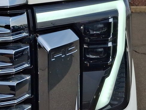 Used 2024 GMC Sierra 2500 Denali w/ Denali Reserve Package image 9