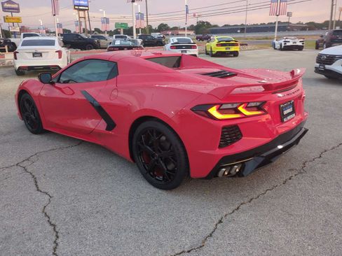 Used 2022 Chevrolet Corvette Stingray Convertible w/ Z51 Performance Package RWD image 6