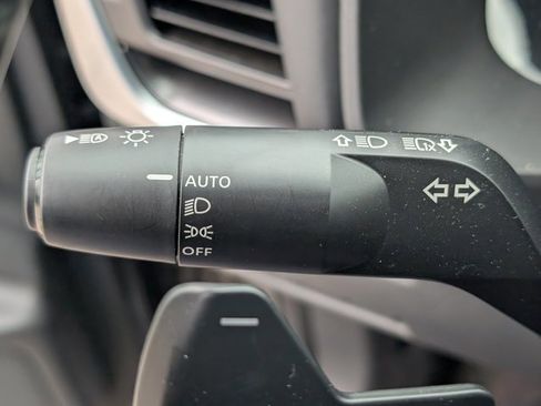 Used 2025 Nissan Rogue SV image 23