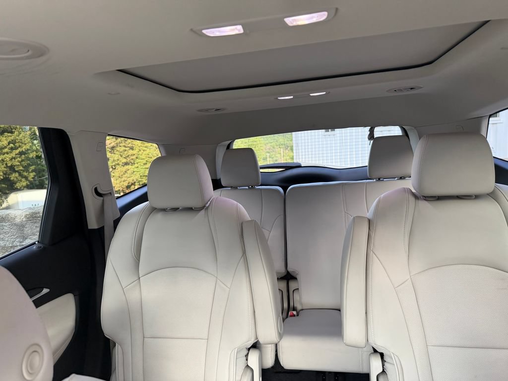 Used 2023 Buick Enclave Essence w/ Experience Buick Package AWD/4WD image 20