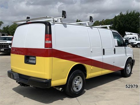 Used 2022 Chevrolet Express 2500 w/ Driver Convenience Package RWD image 2