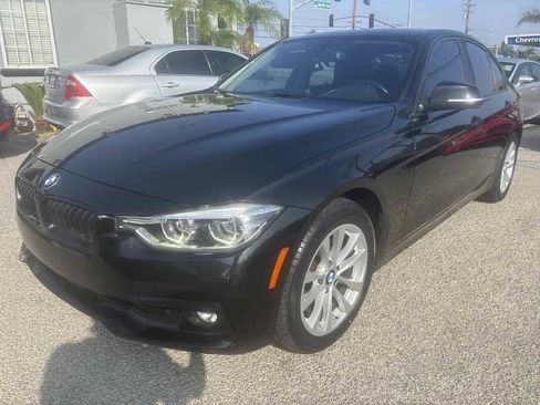 Used 2018 BMW 320i Sedan w/ Convenience Package image 4