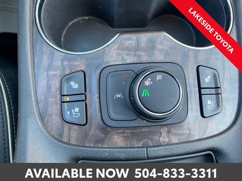 Used 2021 GMC Acadia Denali w/ Denali Technology Package image 32