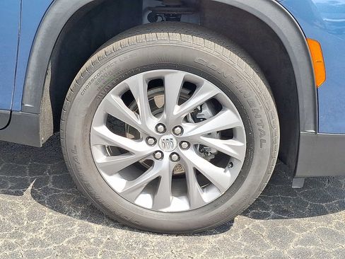 Used 2025 Buick Enclave Preferred AWD/4WD image 8