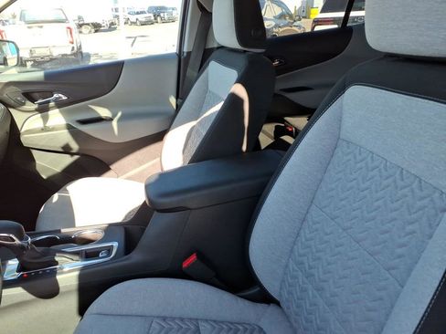Used 2023 Chevrolet Equinox LS w/ LS Convenience Package image 7