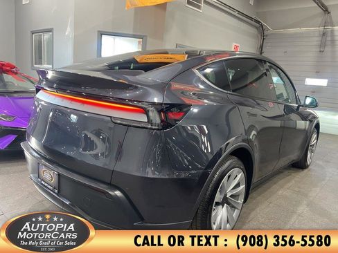 Used 2026 Tesla Model Y 2WD image 37