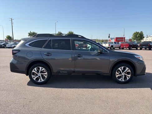 Used 2020 Subaru Outback Limited w/ Popular Package #2 AWD/4WD image 11