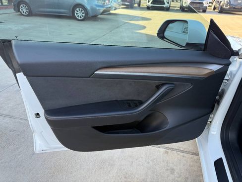 Used 2021 Tesla Model 3 Standard Range Plus RWD image 12