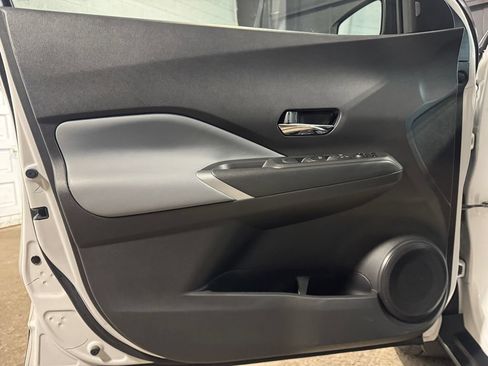 Used 2023 Nissan Kicks SR w/ SR Premium Package FWD image 13
