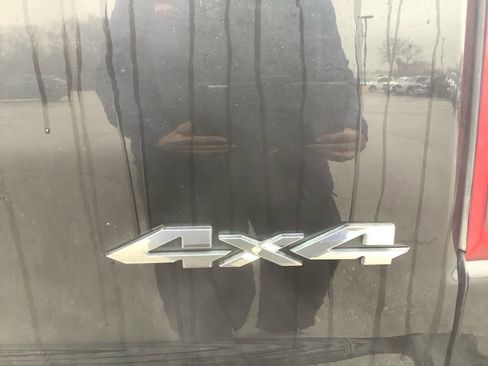 Used 2022 RAM 1500 Laramie w/ Sport Appearance Package image 10