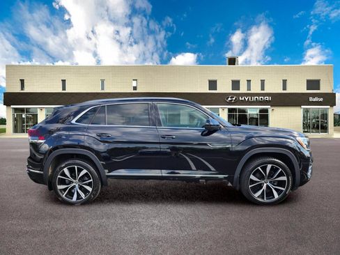 Used 2024 Volkswagen Atlas Cross Sport SEL Premium R-Line AWD/4WD image 2