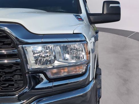 Used 2024 RAM 2500 Tradesman w/ Chrome Appearance Group image 12
