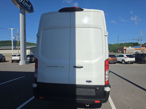 Used 2025 Ford Transit 250 148 High Roof Extended RWD image 4