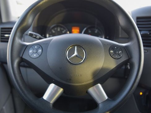 Used 2016 Mercedes-Benz Sprinter 2500 image 21