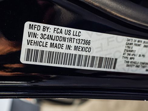 Used 2024 Jeep Compass Trailhawk image 27