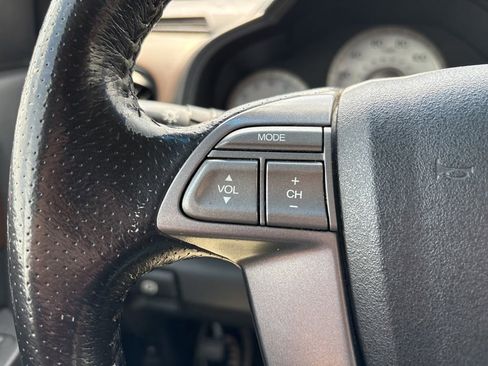 Used 2010 Honda Pilot EX-L image 24