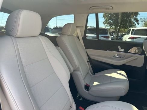 Used 2022 Mercedes-Benz GLS 450 4MATIC image 30
