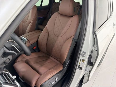 Used 2026 BMW X5 xDrive40i w/ Premium Package image 13