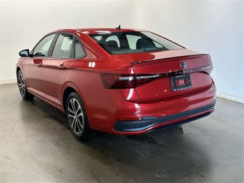 Certified 2025 Volkswagen Jetta Sport image 27