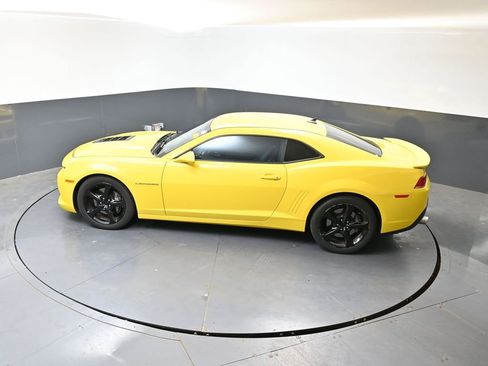 Used 2015 Chevrolet Camaro SS RWD image 14