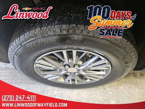 Used 2026 Chevrolet Traverse LT AWD/4WD image 8