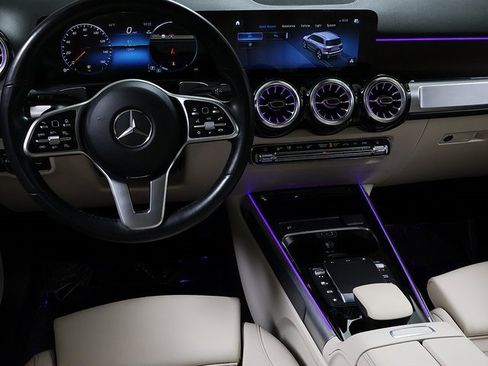 Used 2023 Mercedes-Benz GLB 250 4MATIC image 15