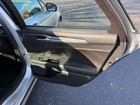 Used 2014 Ford Fusion Titanium image 19