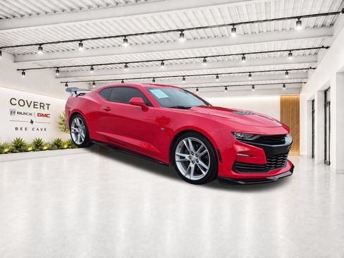 Used 2019 Chevrolet Camaro SS RWD image 1