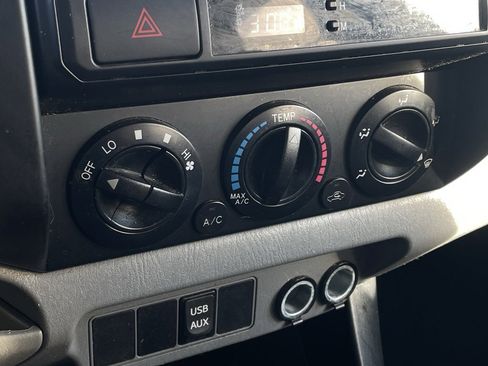 Used 2014 Toyota Tacoma PreRunner image 15