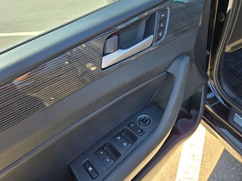 Used 2019 Hyundai Sonata Limited image 24