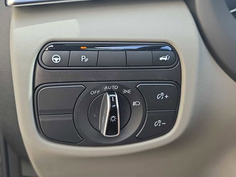 Certified 2025 INFINITI QX50 Luxe image 25